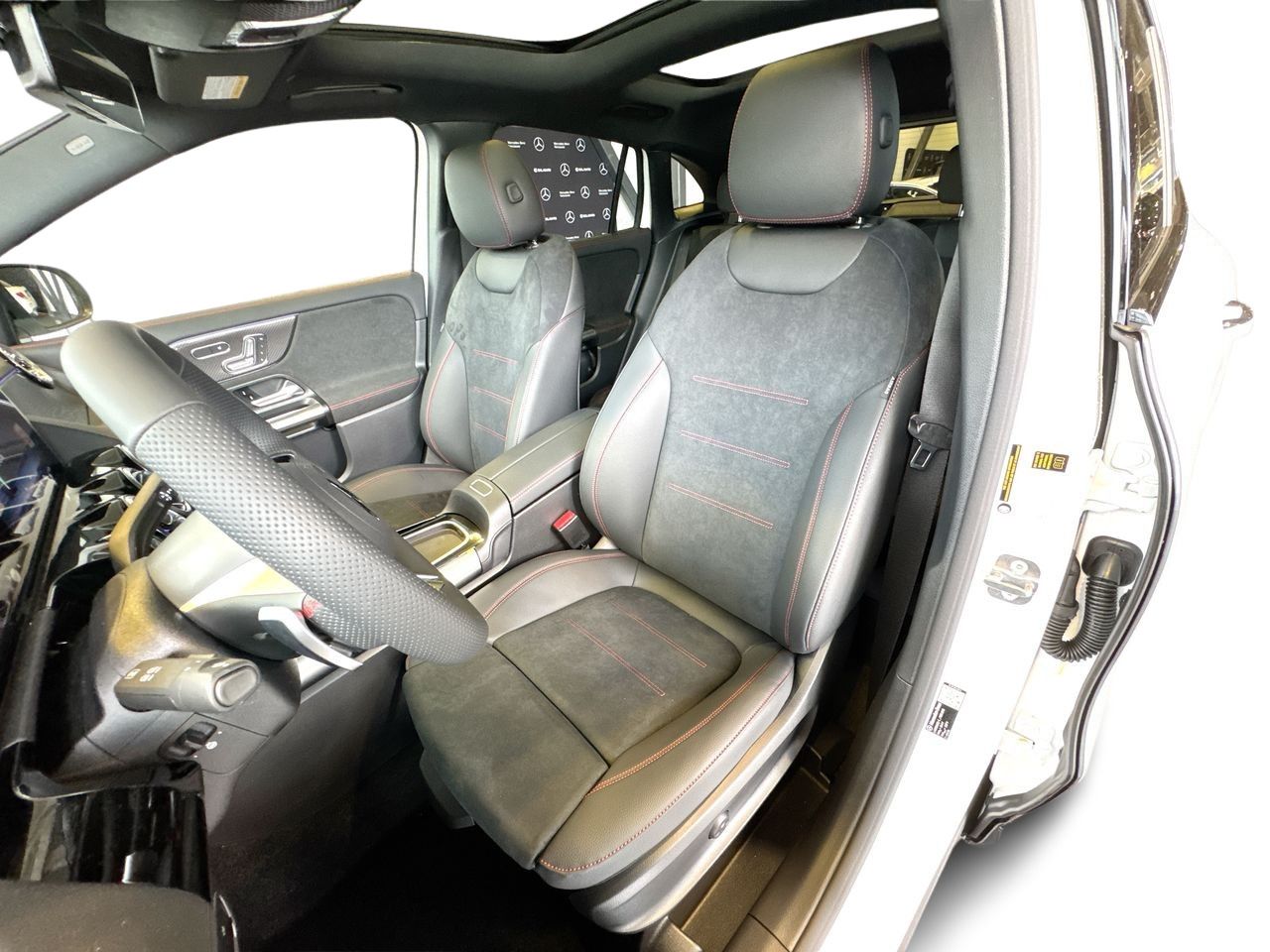 Mercedes-Benz GLA  2026