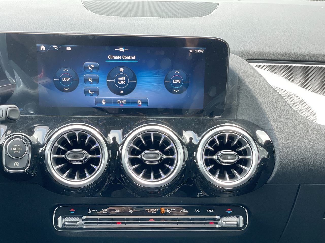 Mercedes-Benz GLA  2026