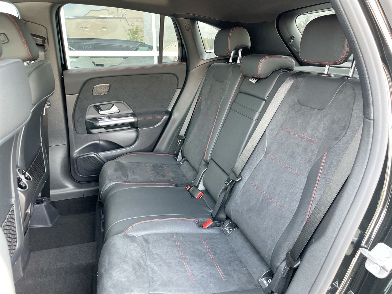 Mercedes-Benz GLA  2026