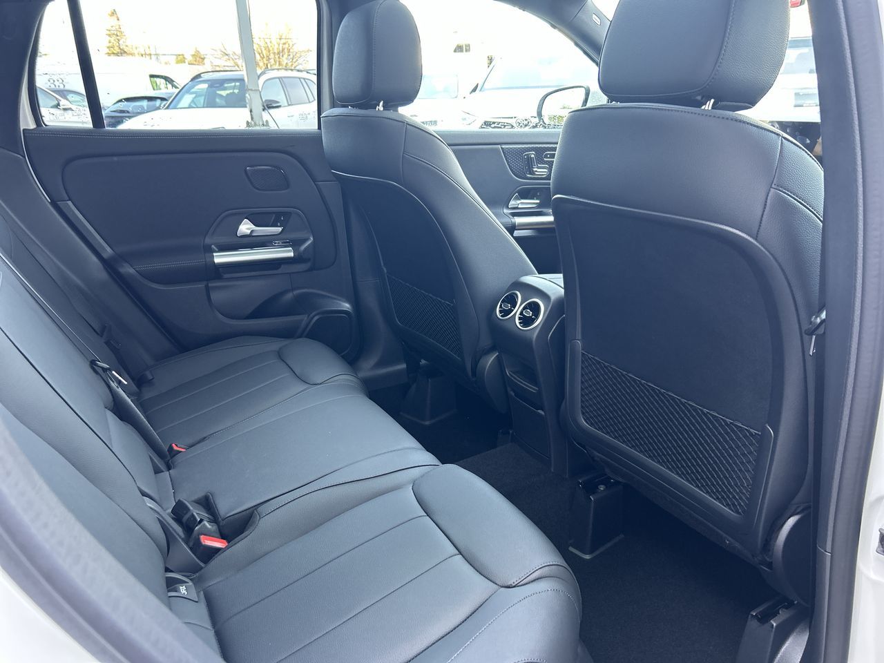 Mercedes-Benz GLA  2026