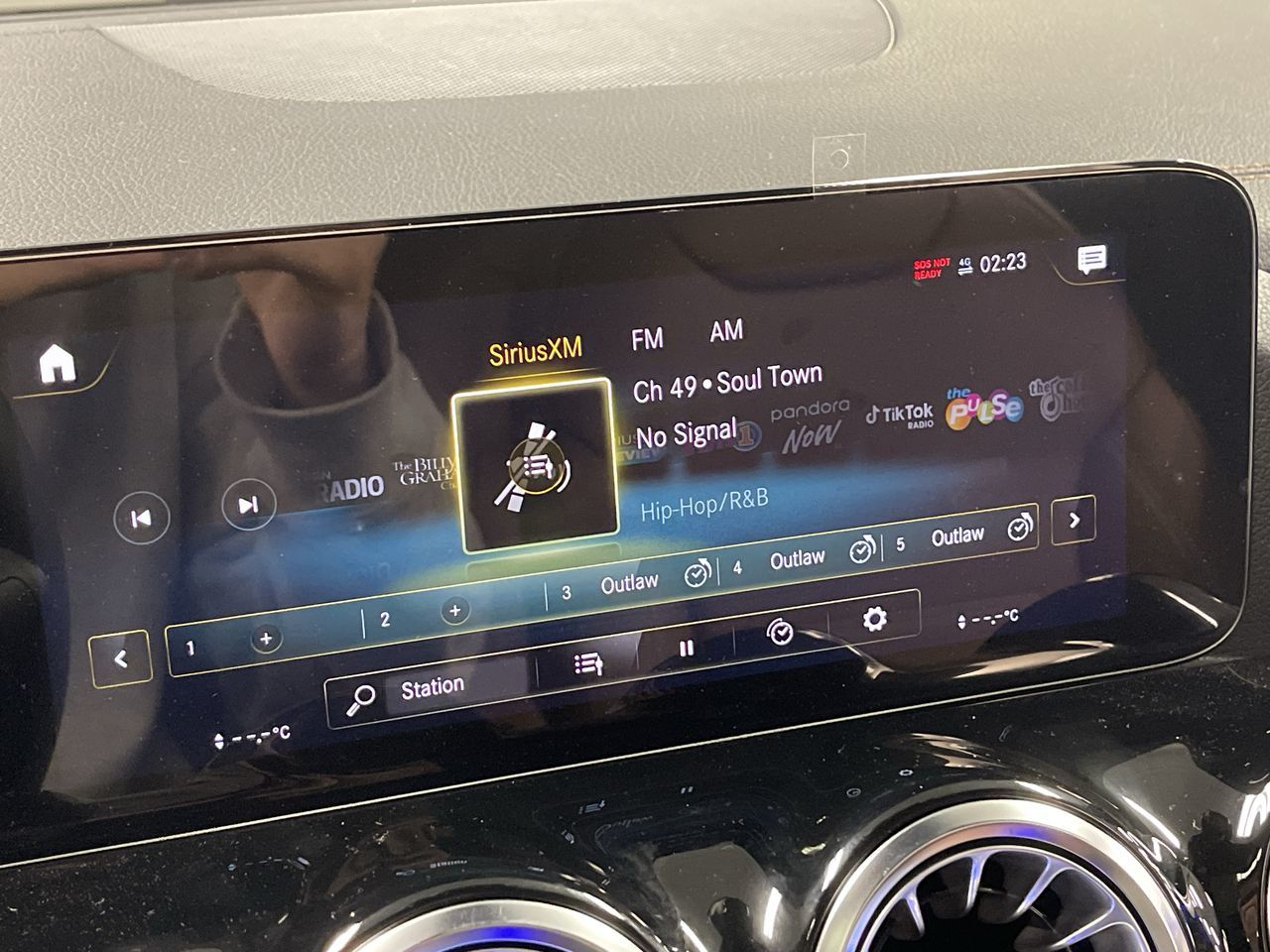 2023 Mercedes-Benz GLA250 in Dollard-des-Ormeaux, Quebec