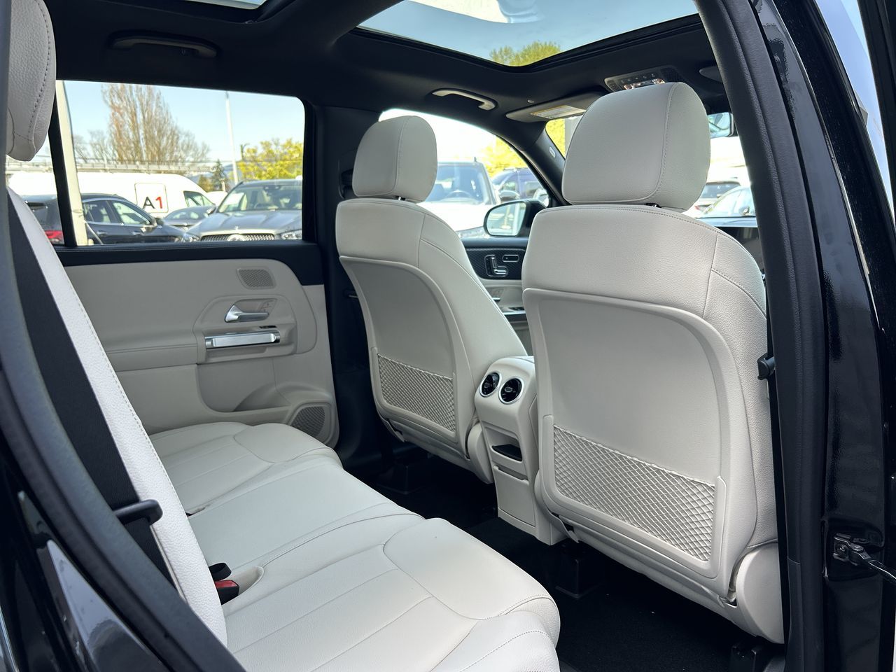 Mercedes-Benz GLB  2025 à Dollard-des-Ormeaux, Québec