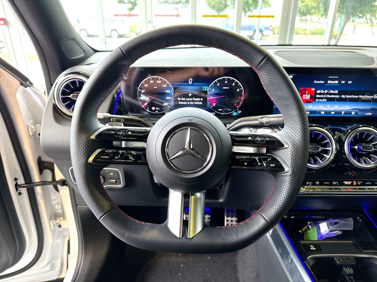 Mercedes-Benz GLB  2026