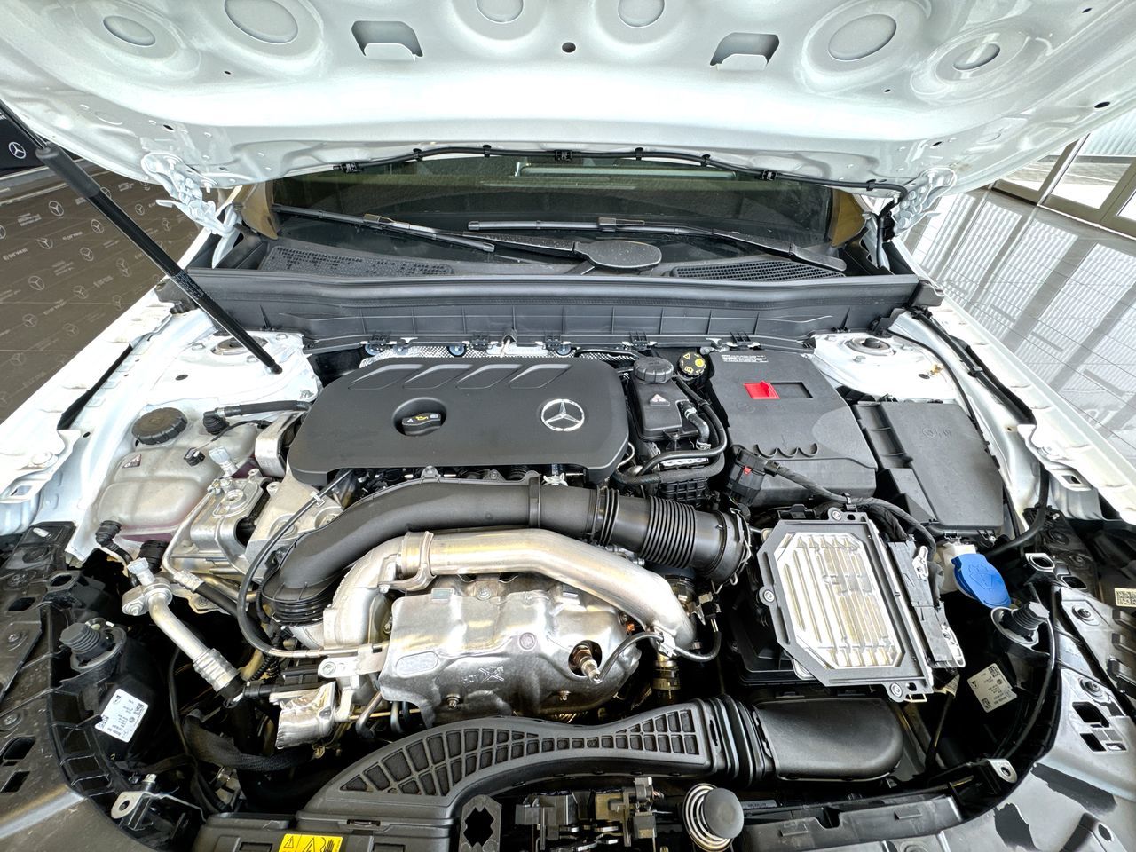 Mercedes-Benz GLB  2026