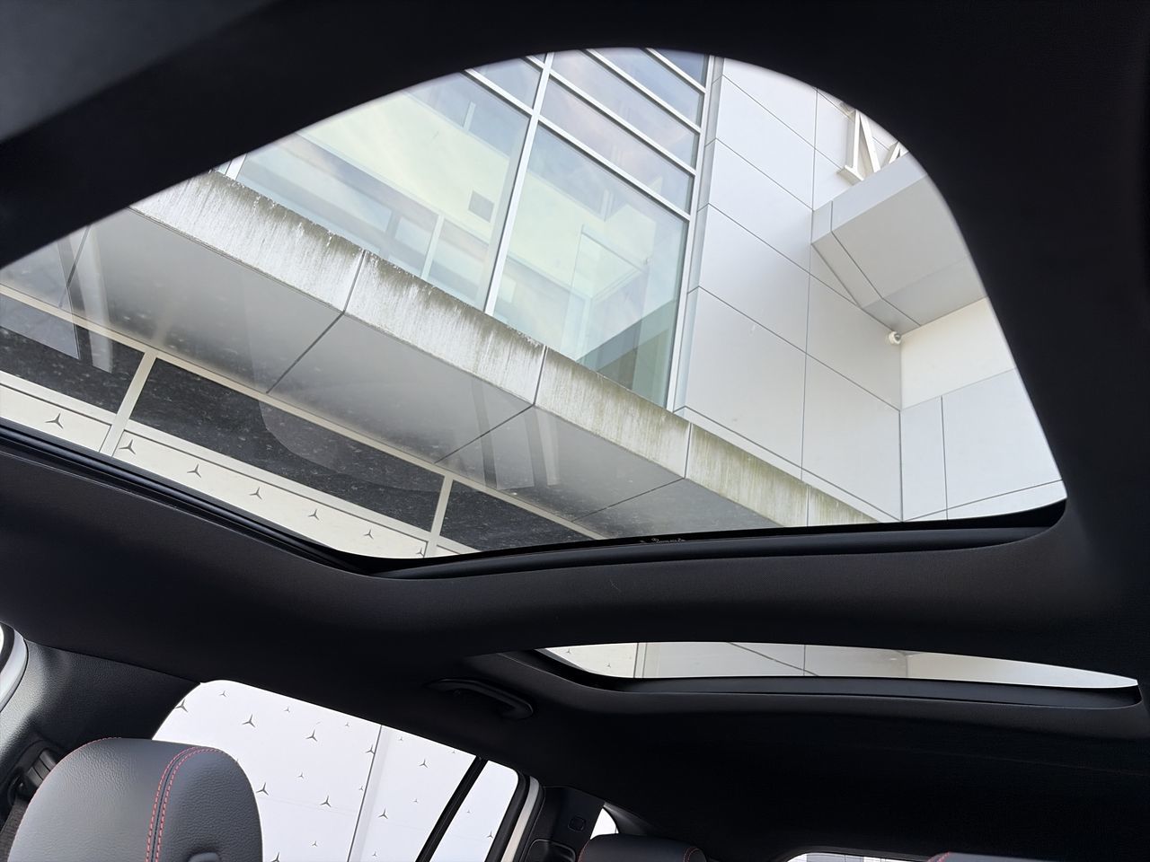 Mercedes-Benz GLB  2026