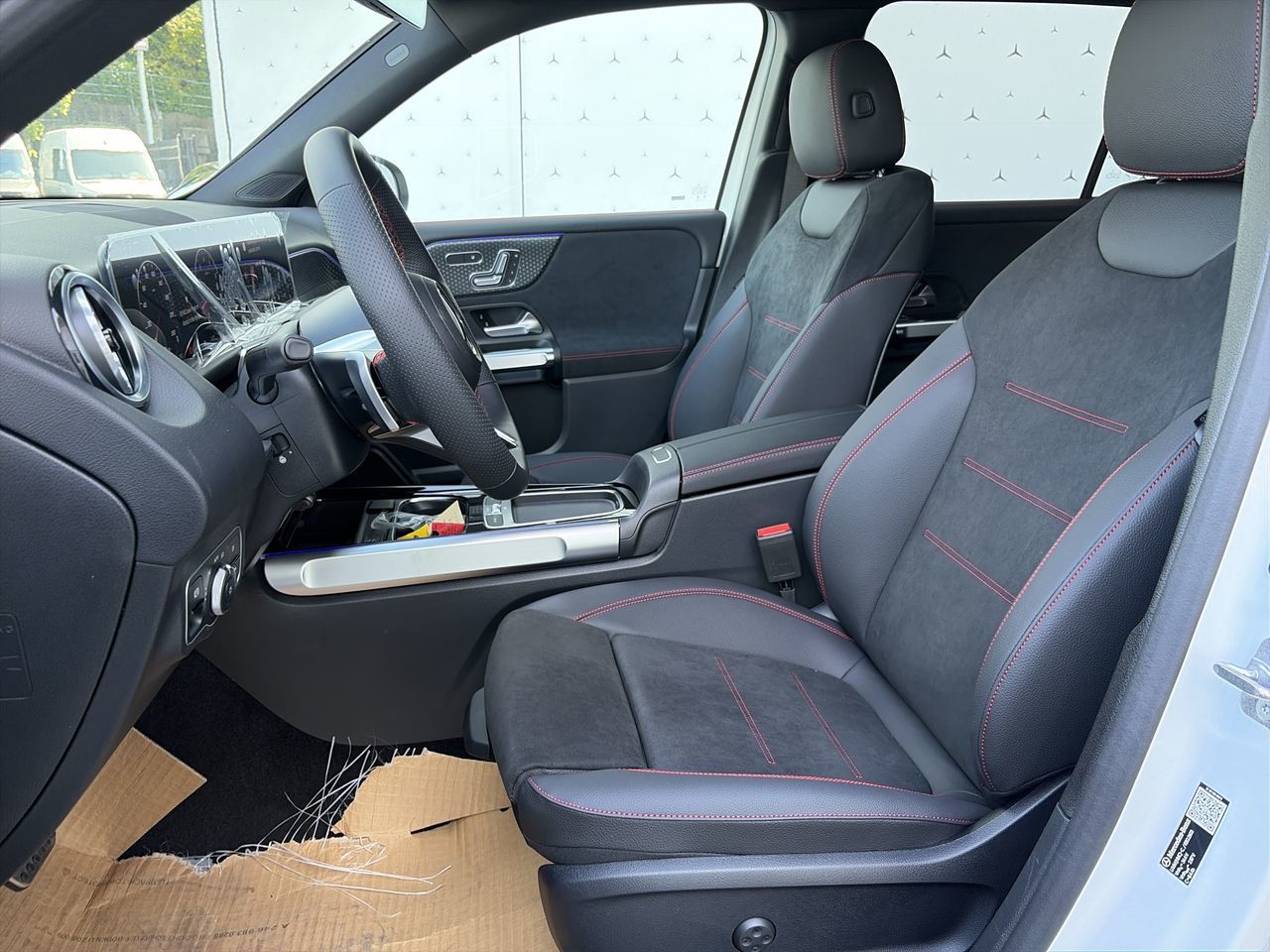 Mercedes-Benz GLB  2026