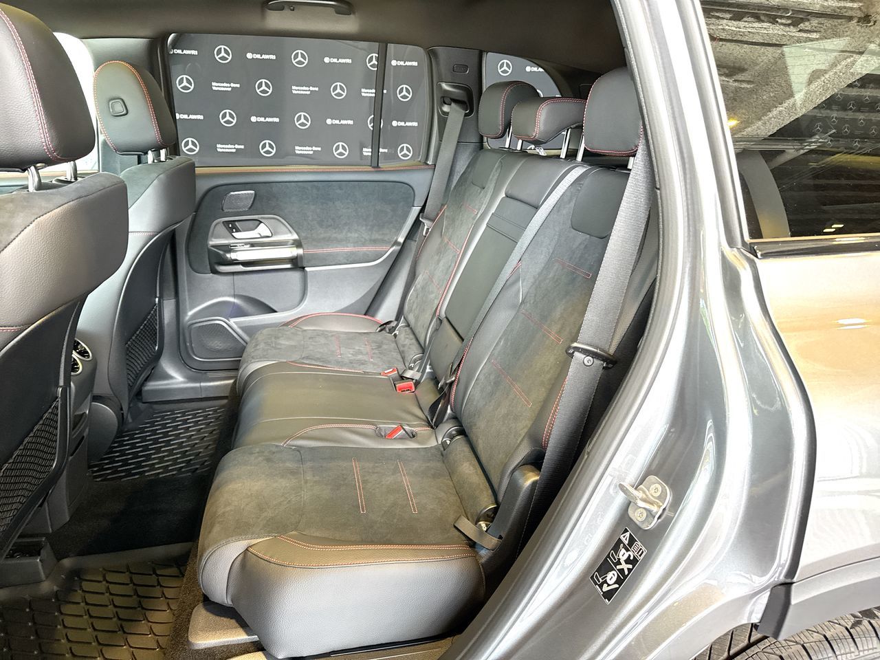Mercedes-Benz GLB  2026