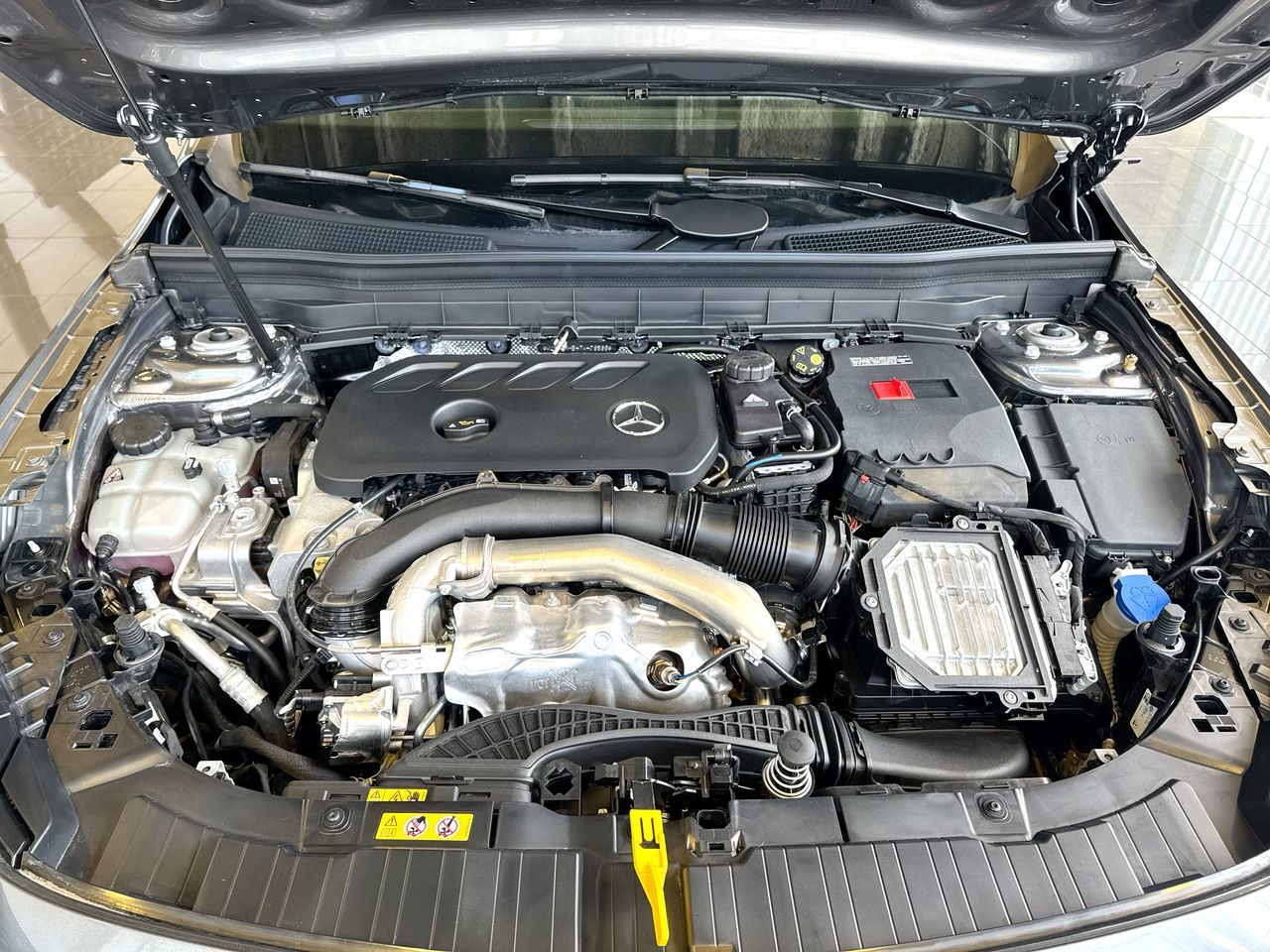Mercedes-Benz GLB  2026