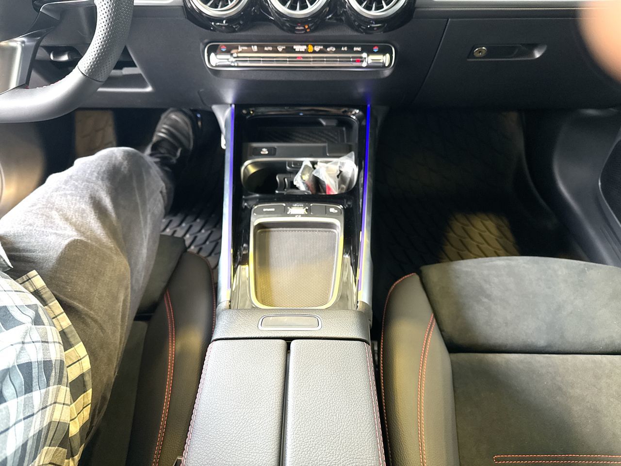 Mercedes-Benz GLB  2026