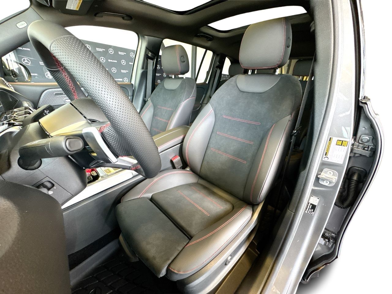 Mercedes-Benz GLB  2026