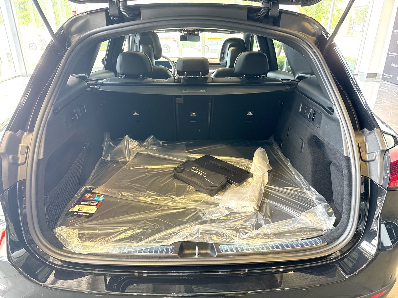 Mercedes-Benz GLC  2026 à Dollard-des-Ormeaux, Québec