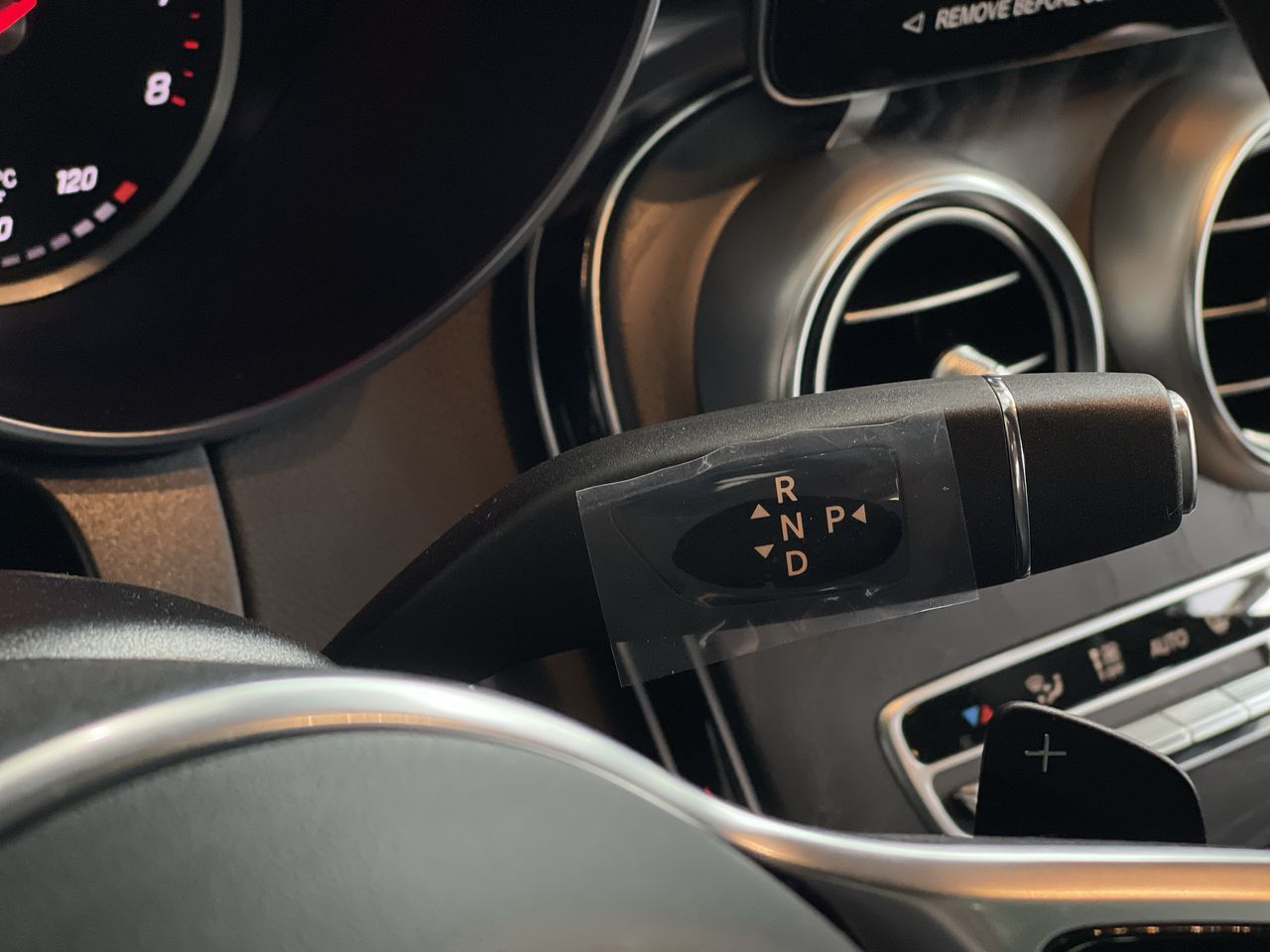 2022 Mercedes-Benz GLC300 in Dollard-des-Ormeaux, Quebec