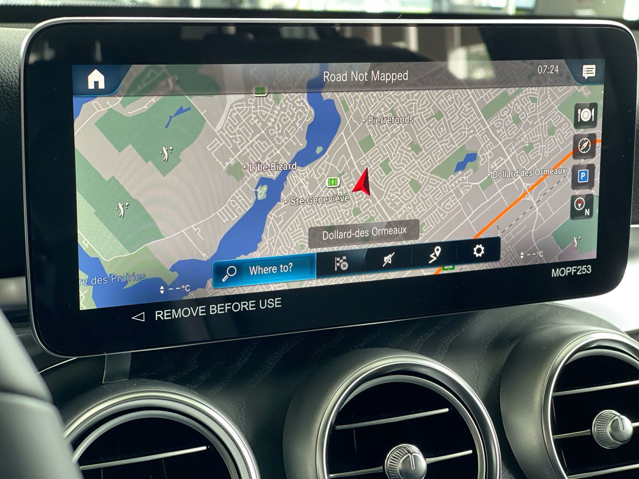 2022 Mercedes-Benz GLC300 in Dollard-des-Ormeaux, Quebec
