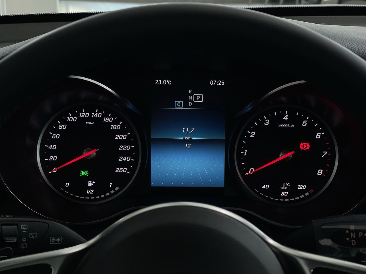2022 Mercedes-Benz GLC300 in Dollard-des-Ormeaux, Quebec