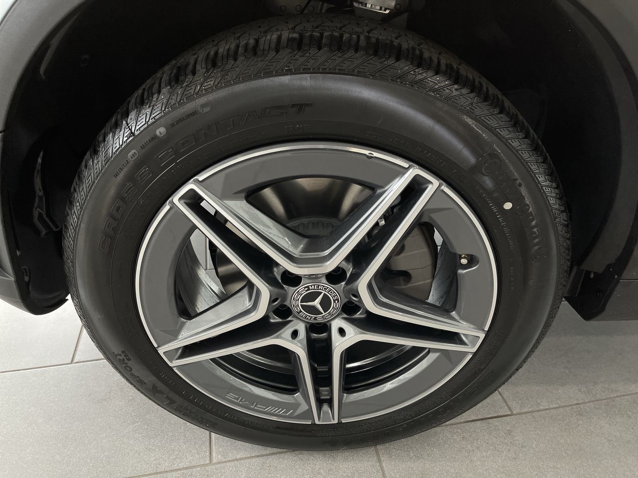 2022 Mercedes-Benz GLC300 in Dollard-des-Ormeaux, Quebec