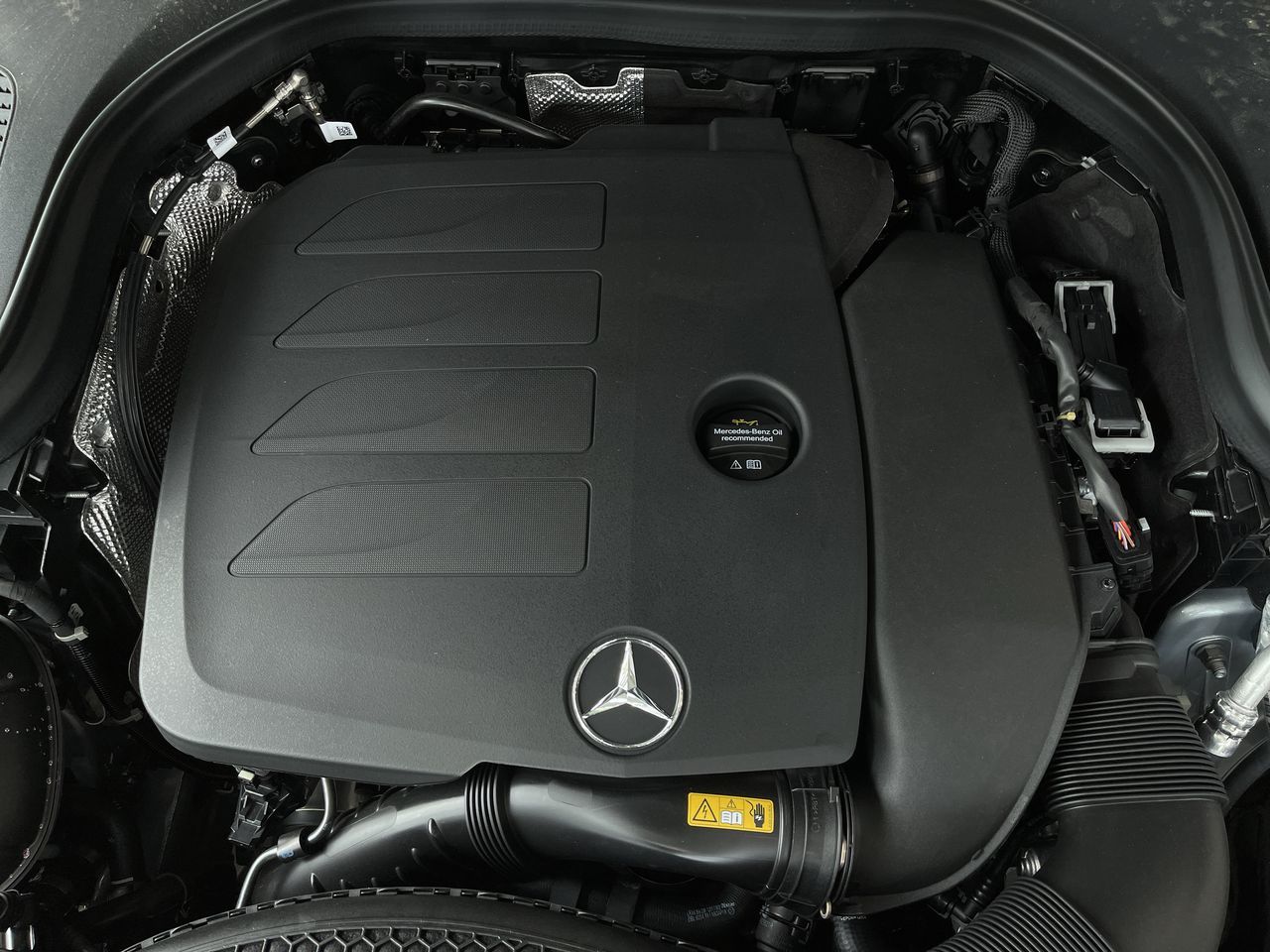 2022 Mercedes-Benz GLC300 in Dollard-des-Ormeaux, Quebec