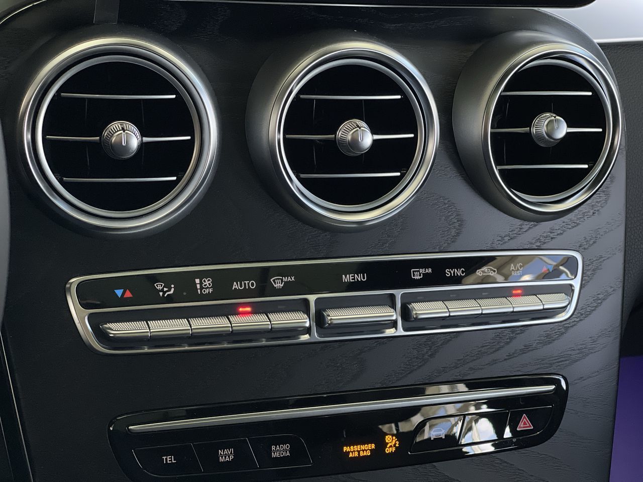 Mercedes-Benz GLC300  2022