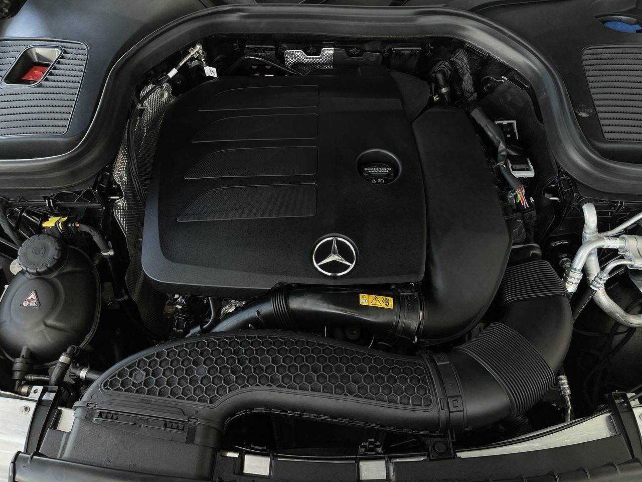 Mercedes-Benz GLC300  2022