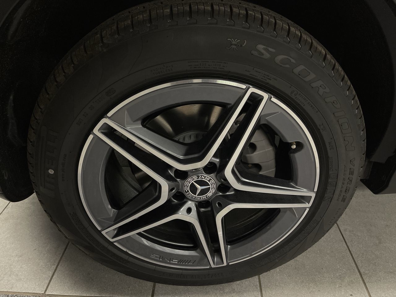 Mercedes-Benz GLC300  2022 à Dollard-des-Ormeaux, Québec