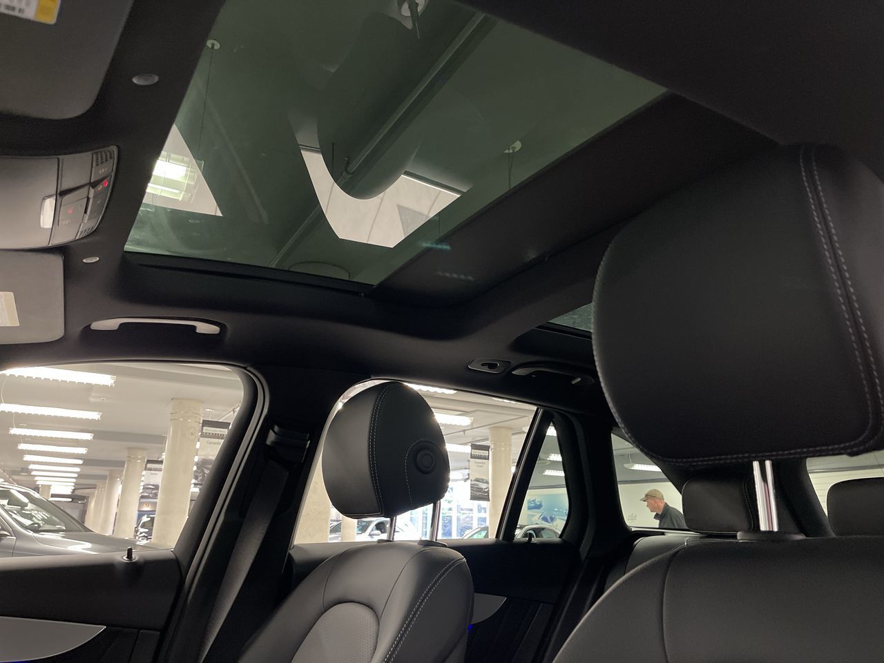 Mercedes-Benz GLC300  2022 à Dollard-des-Ormeaux, Québec