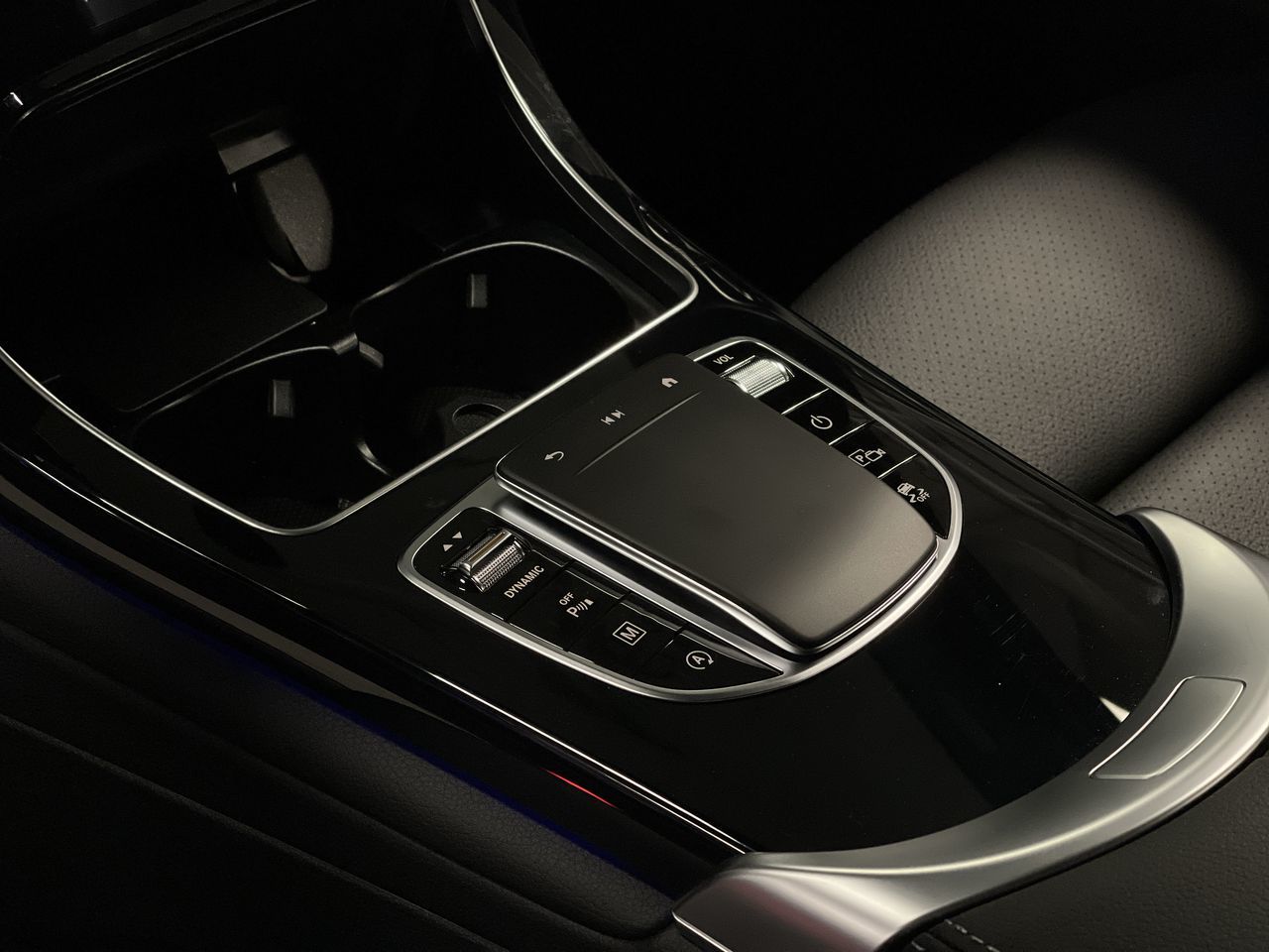 Mercedes-Benz GLC300  2022 à Dollard-des-Ormeaux, Québec