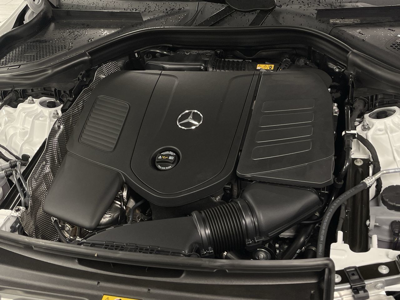 Mercedes-Benz GLC300  2023