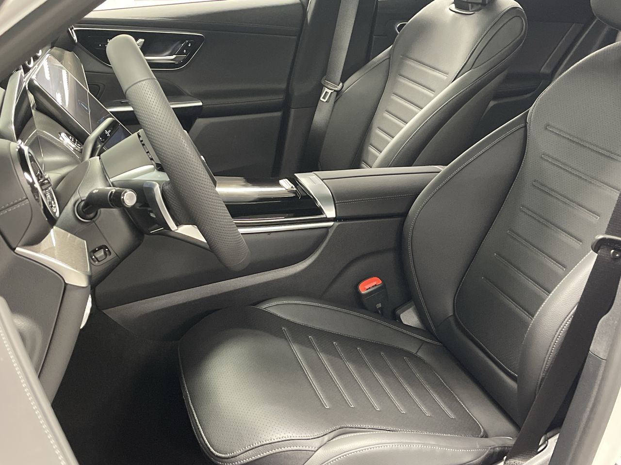 Mercedes-Benz GLC300  2023