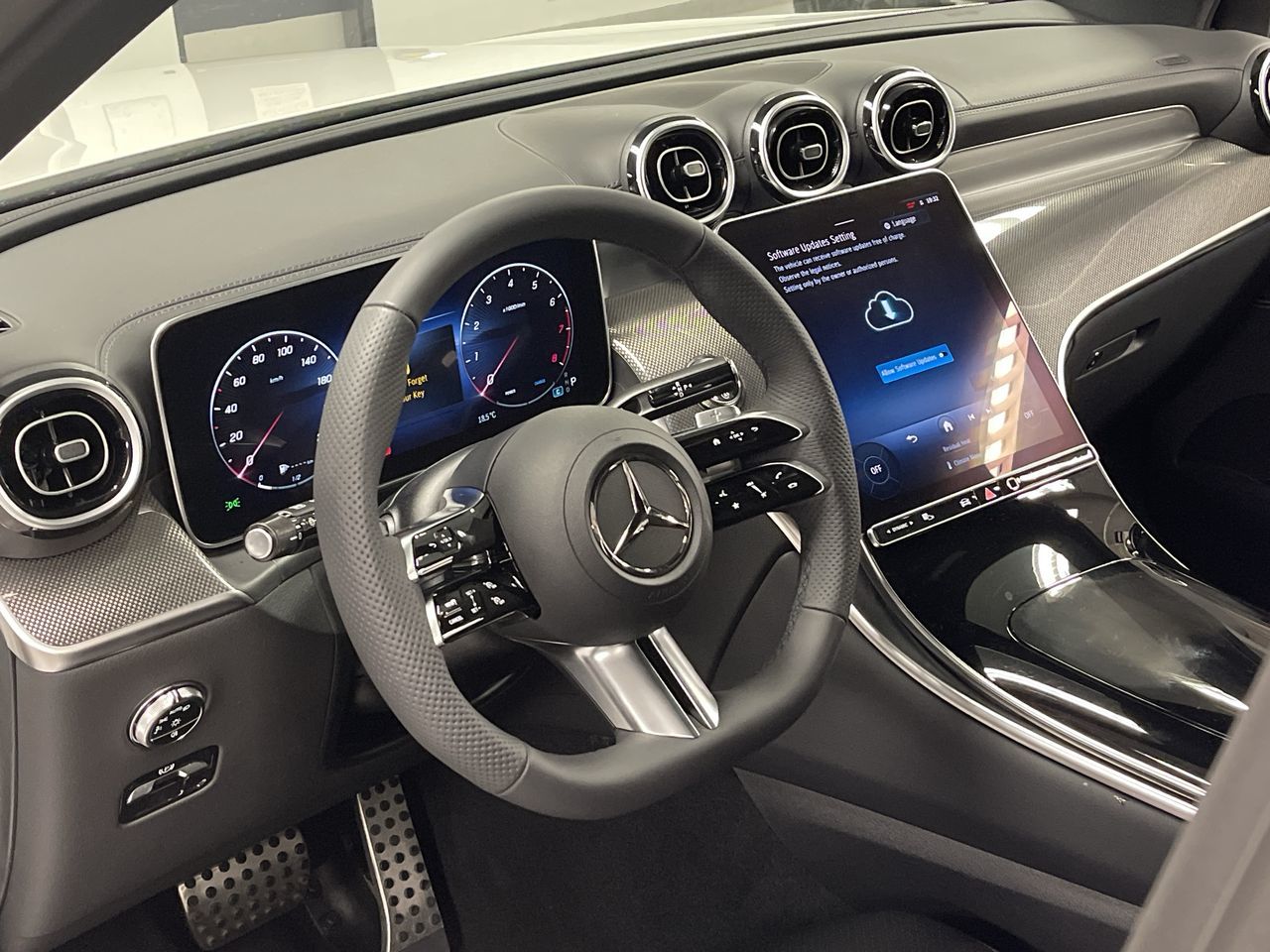 Mercedes-Benz GLC300  2023