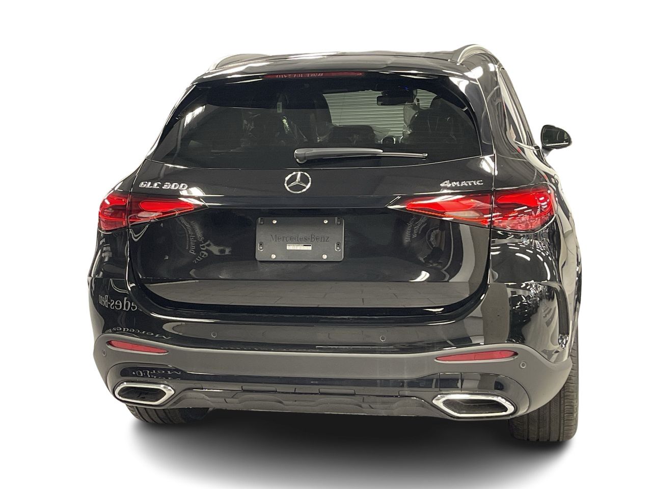 2023 Mercedes-Benz GLC300 in Dollard-des-Ormeaux, Quebec