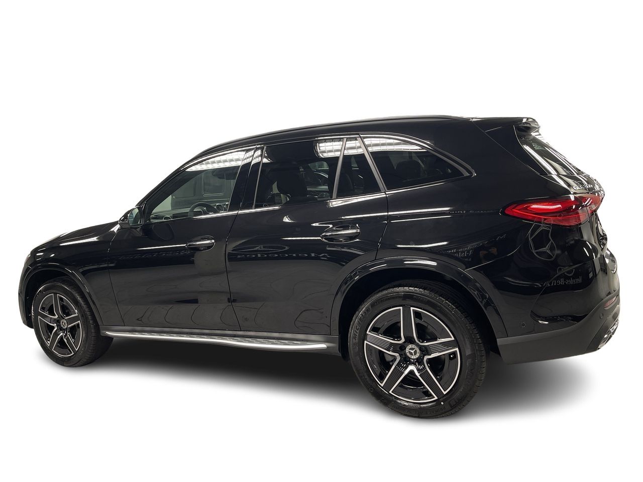 2023 Mercedes-Benz GLC300 in Dollard-des-Ormeaux, Quebec