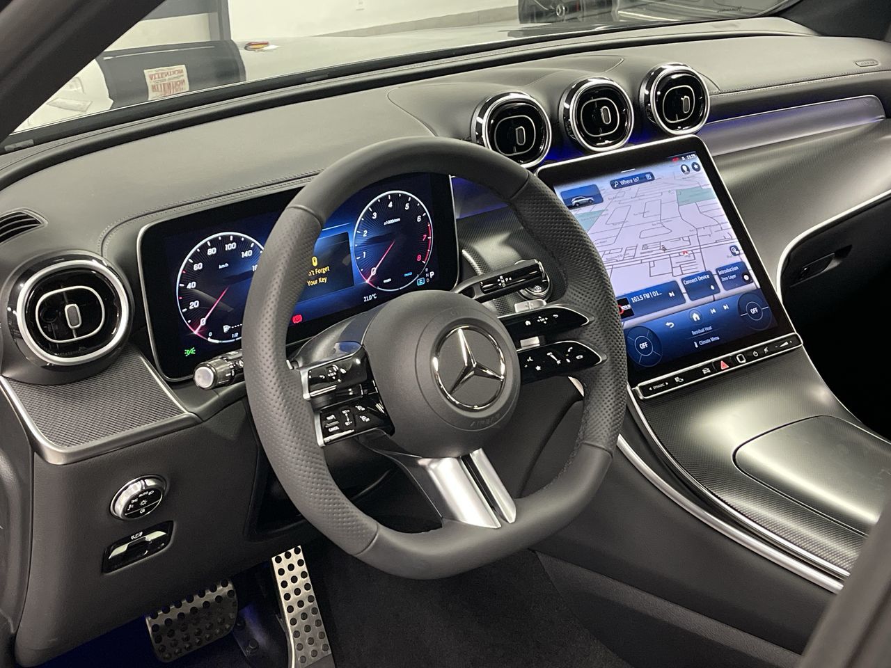 2023 Mercedes-Benz GLC300 in Dollard-des-Ormeaux, Quebec