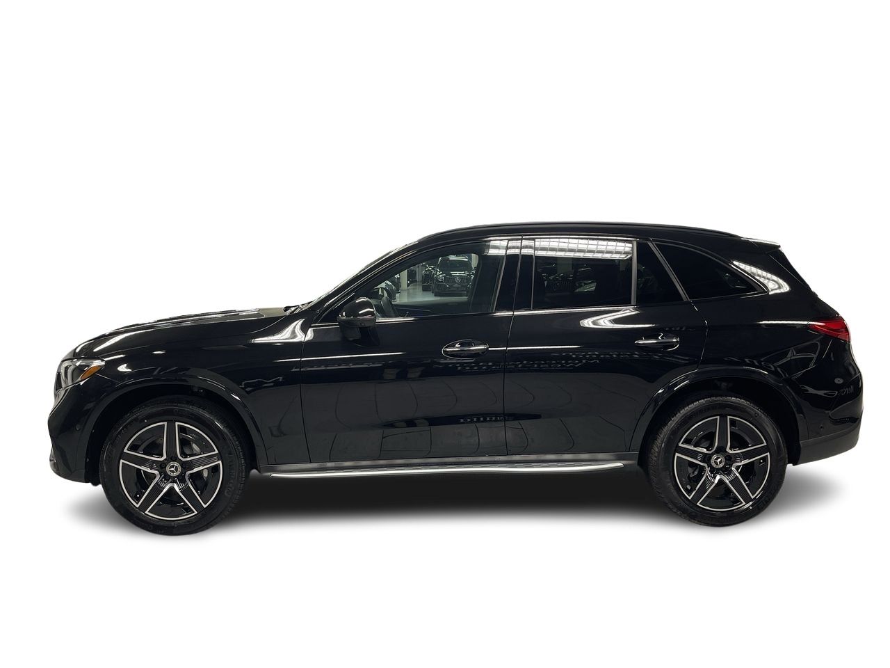 2023 Mercedes-Benz GLC300 in Dollard-des-Ormeaux, Quebec
