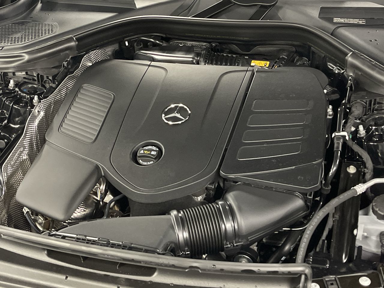 Mercedes-Benz GLC300  2023