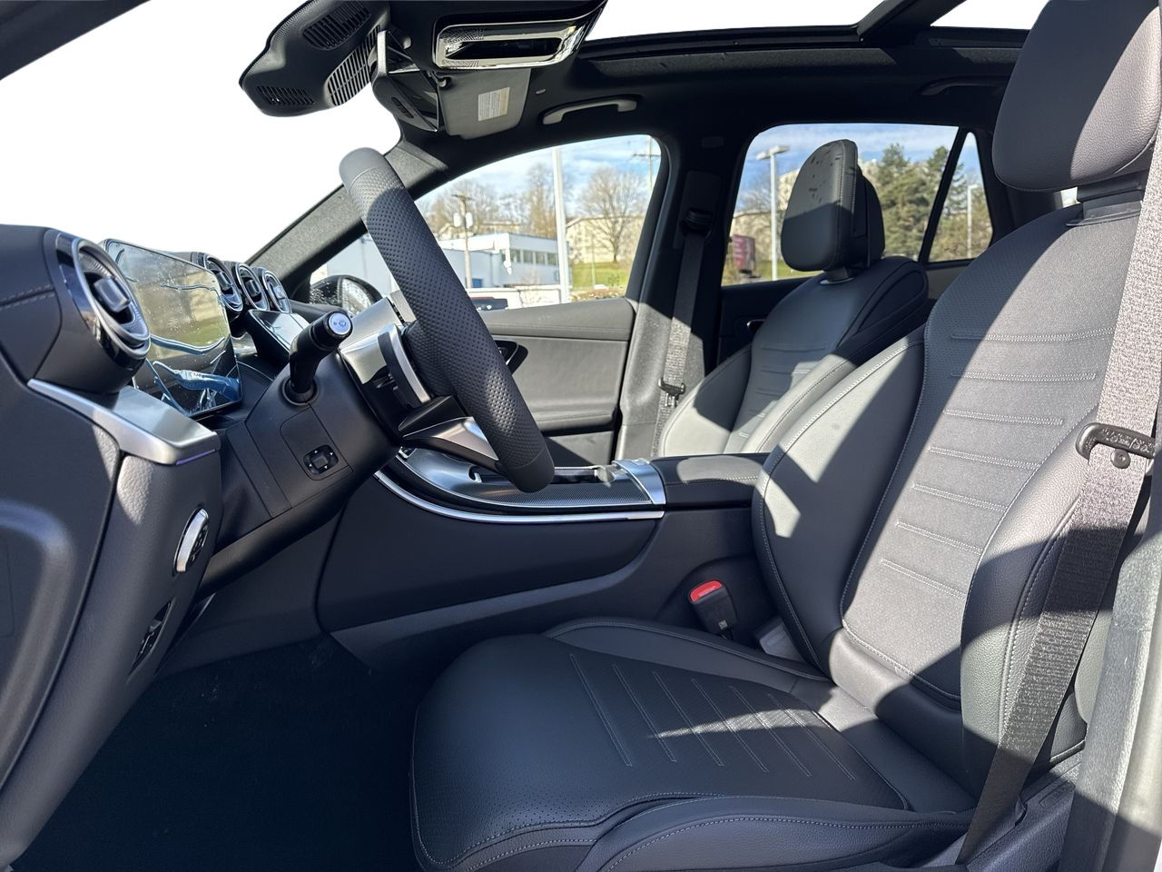 Mercedes-Benz GLC  2025 à Dollard-des-Ormeaux, Québec