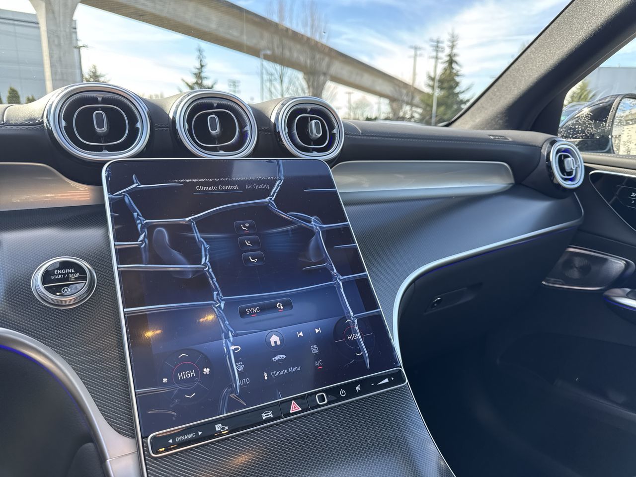 Mercedes-Benz GLC  2025 à Dollard-des-Ormeaux, Québec