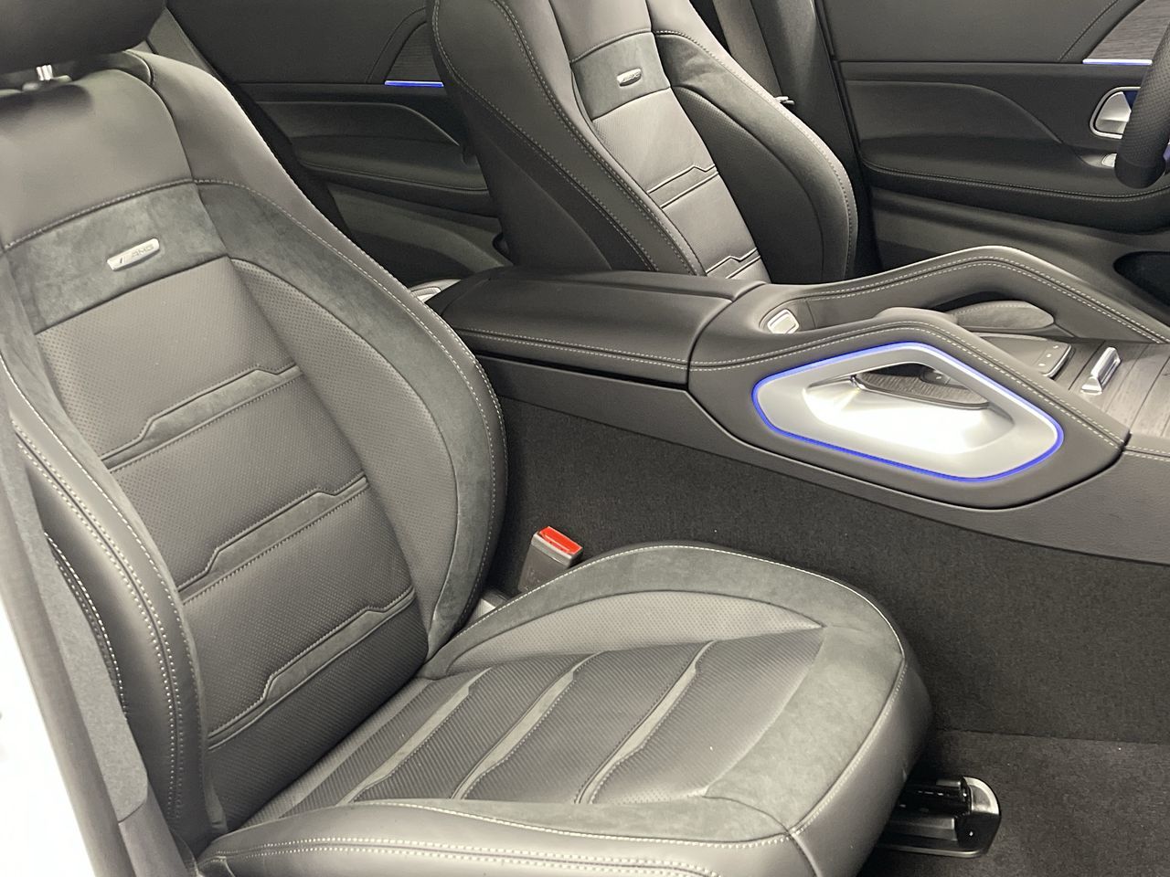 Mercedes-Benz GLE53  2024