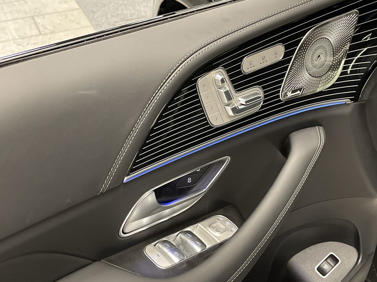 Mercedes-Benz GLE53  2024