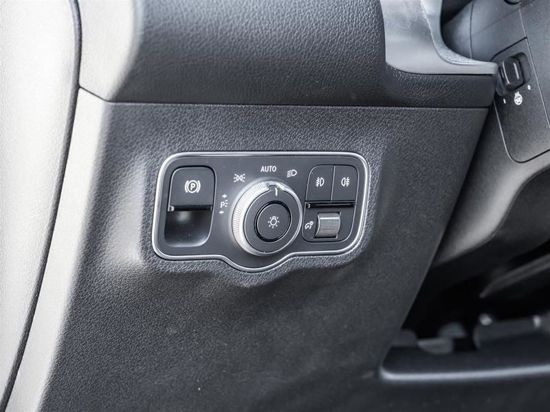 Photo 2025 Mercedes-Benz GLB250 4MATIC SUV #8