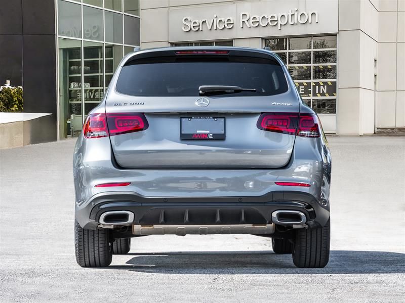 Photo 2022 Mercedes-Benz GLC300 4MATIC SUV #6