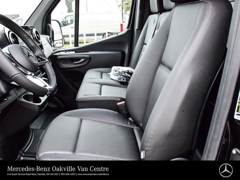Photo 2026 Mercedes-Benz Sprinter 2500 144 Wheelbase Standard Roof AWD #5