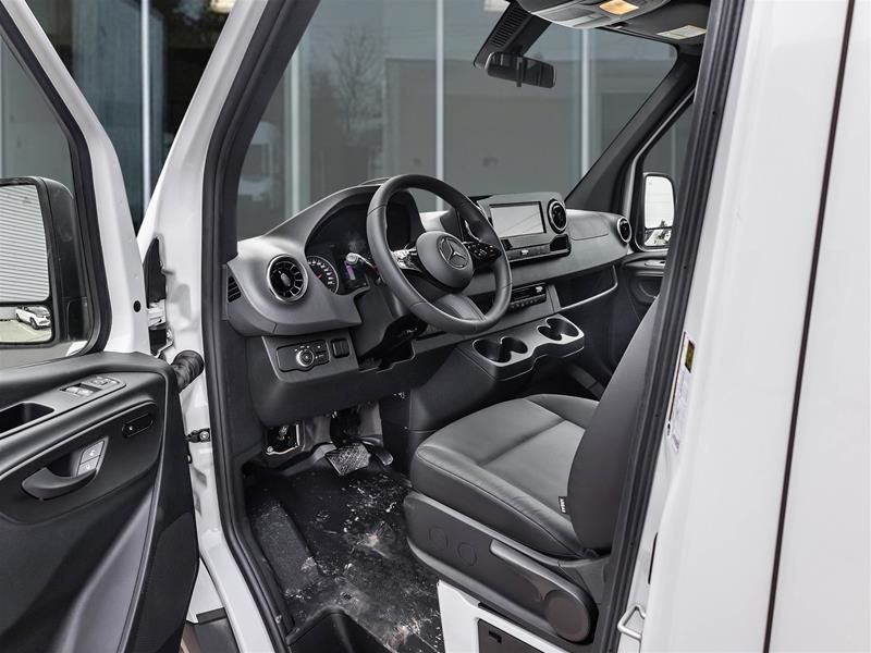 Photo 2026 Mercedes-Benz Sprinter 2500 170 Wheelbase High Roof RWD #6