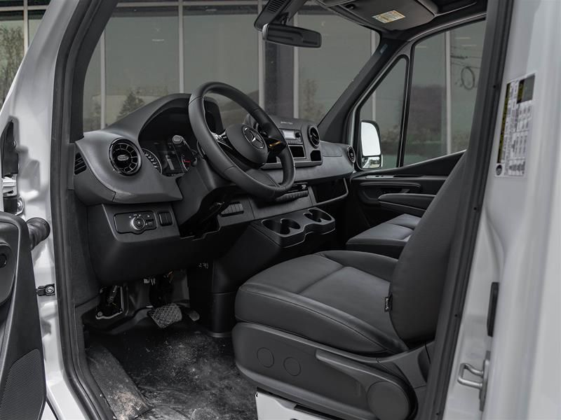 Photo 2026 Mercedes-Benz Sprinter 2500 170 Wheelbase High Roof RWD #8
