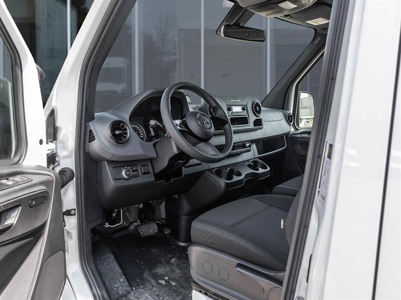 Photo 2026 Mercedes-Benz Sprinter 2500 144 Wheelbase Standard Roof RWD #8