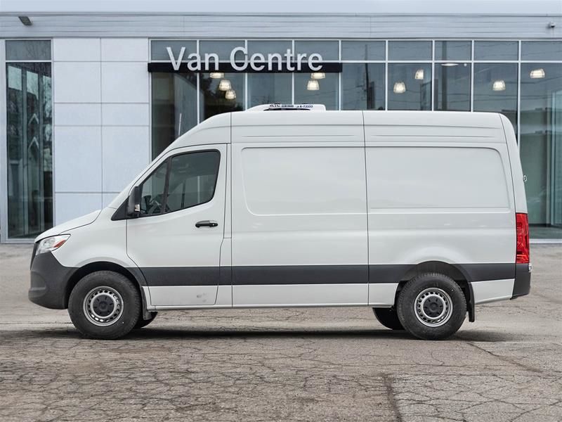Photo 2026 Mercedes-Benz Sprinter 2500 144 Wheelbase Standard Roof RWD #3