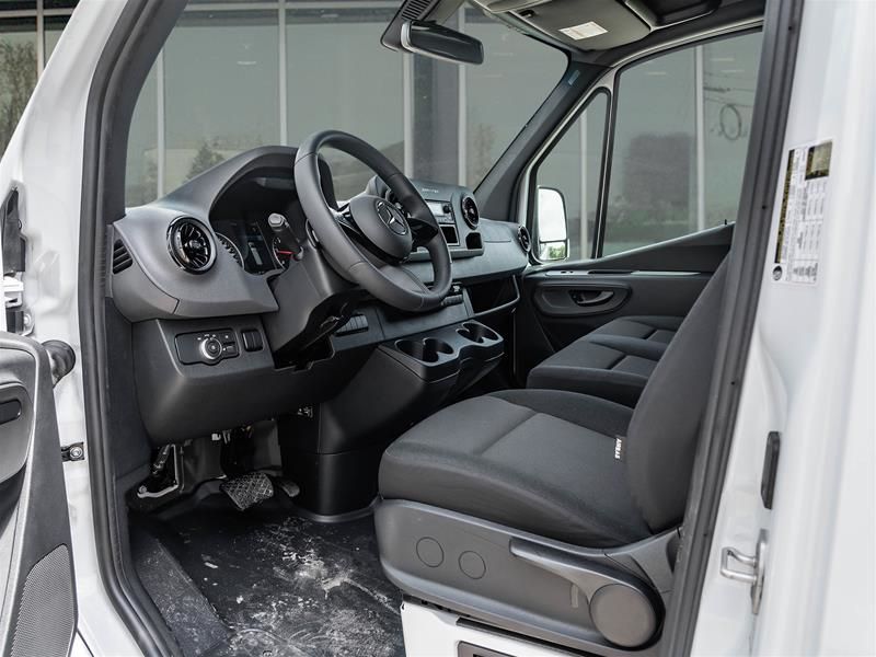 Photo 2026 Mercedes-Benz Sprinter 2500 170 Wheelbase High Roof RWD #8