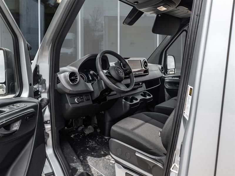 Photo 2026 Mercedes-Benz Sprinter 2500 170 Wheelbase High Roof RWD #8