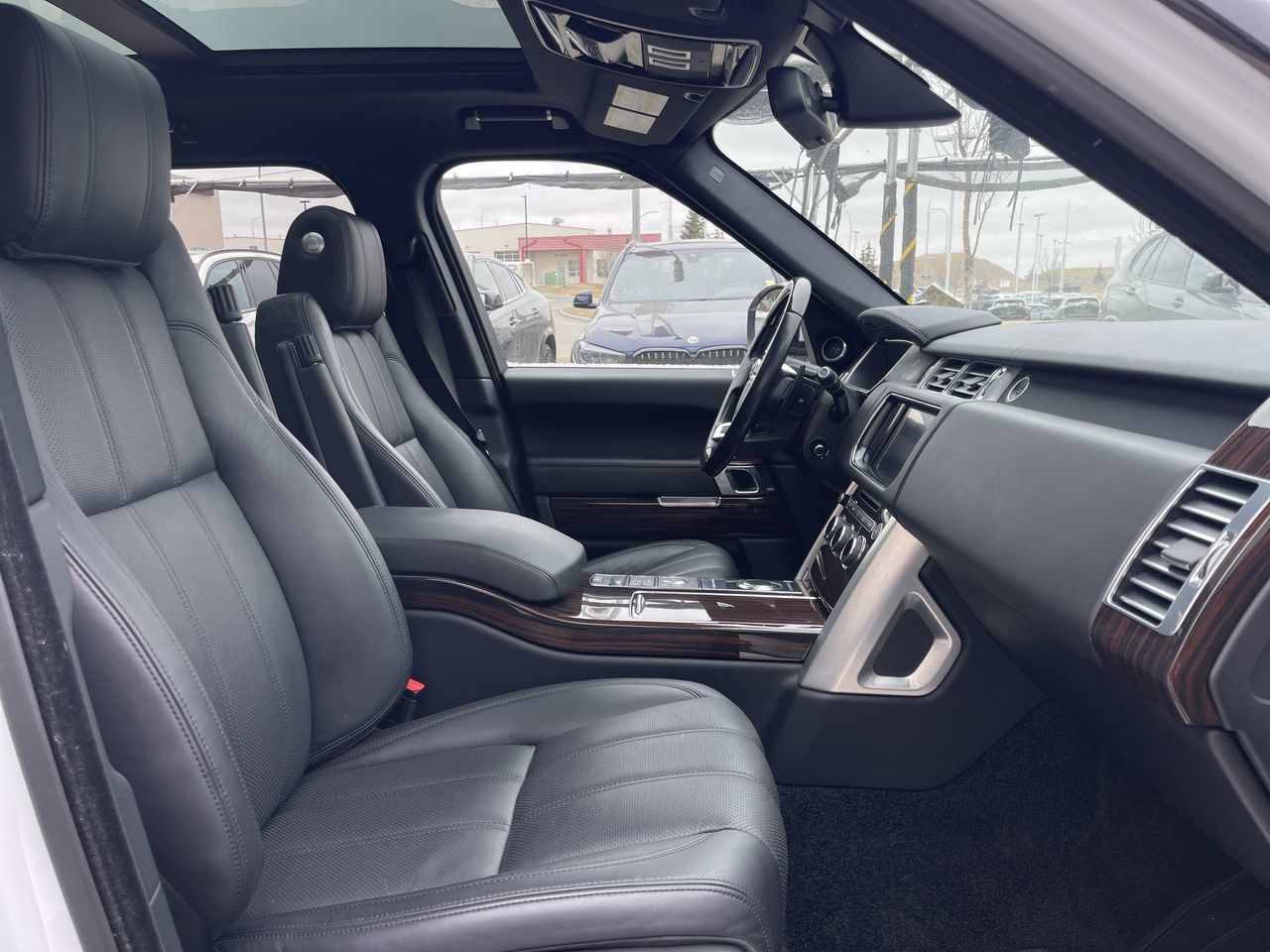 2015 Land Rover Range Rover in Calgary, Alberta