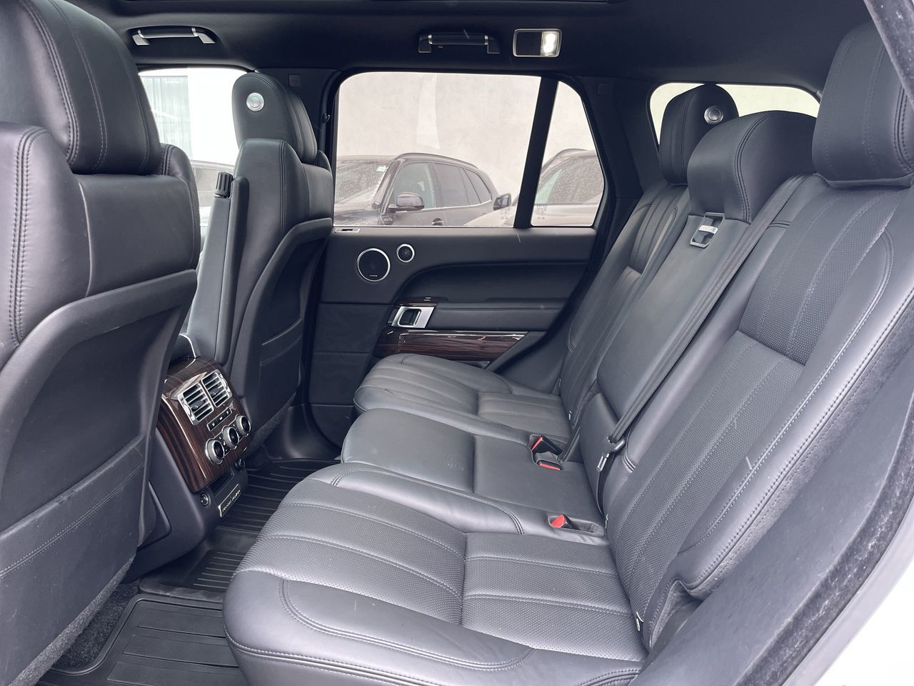 2015 Land Rover Range Rover in Calgary, Alberta