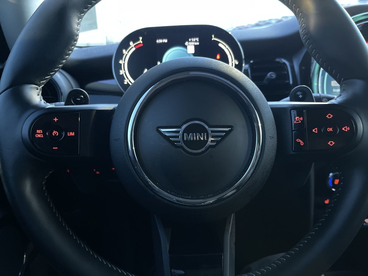 MINI 3 Door  2023 à Calgary, Alberta