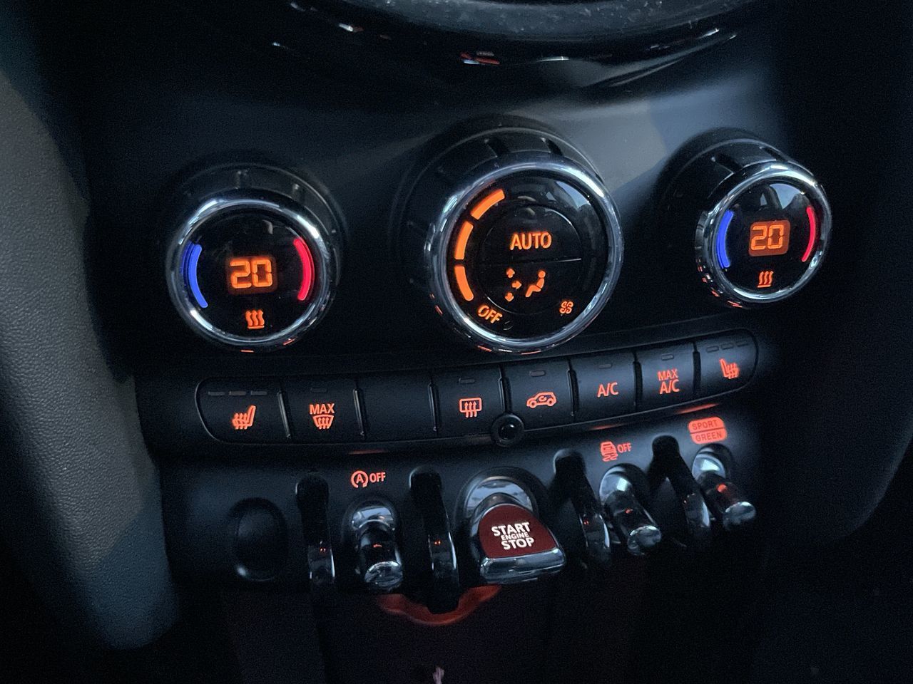 MINI 3 Door  2023 à Calgary, Alberta